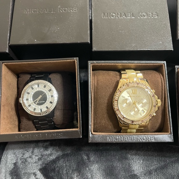 Authentic Michael Kors - Picture 6 of 7